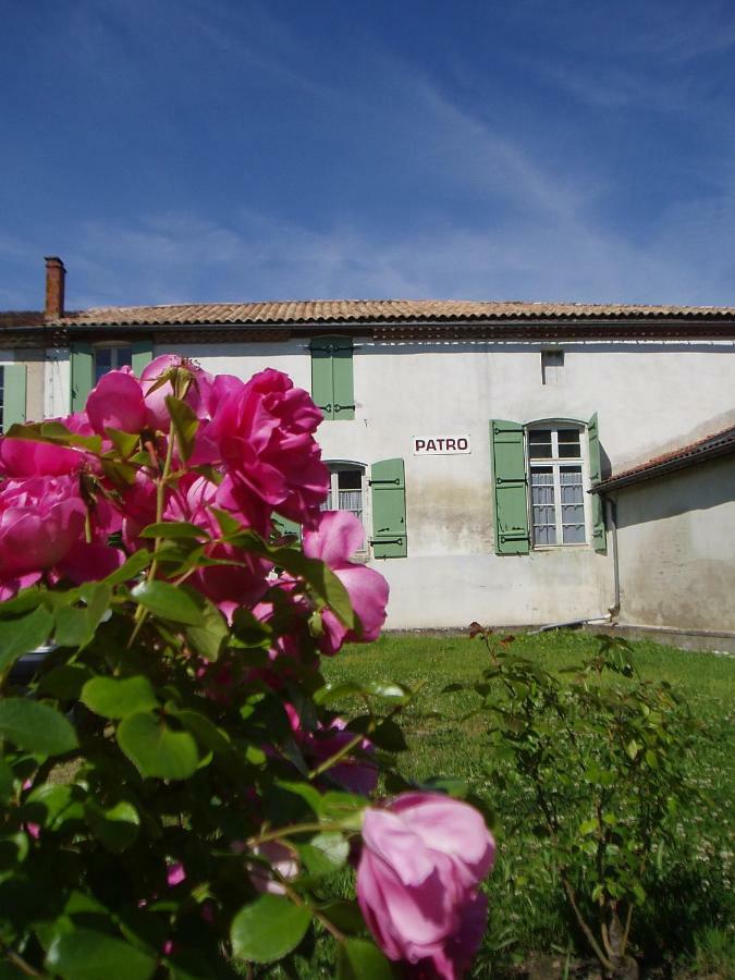 Maison d'hôtes l'Ancien Patronage à Caumont-sur-Garonne Extérieur photo